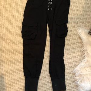 Cropped trendy sweatpants